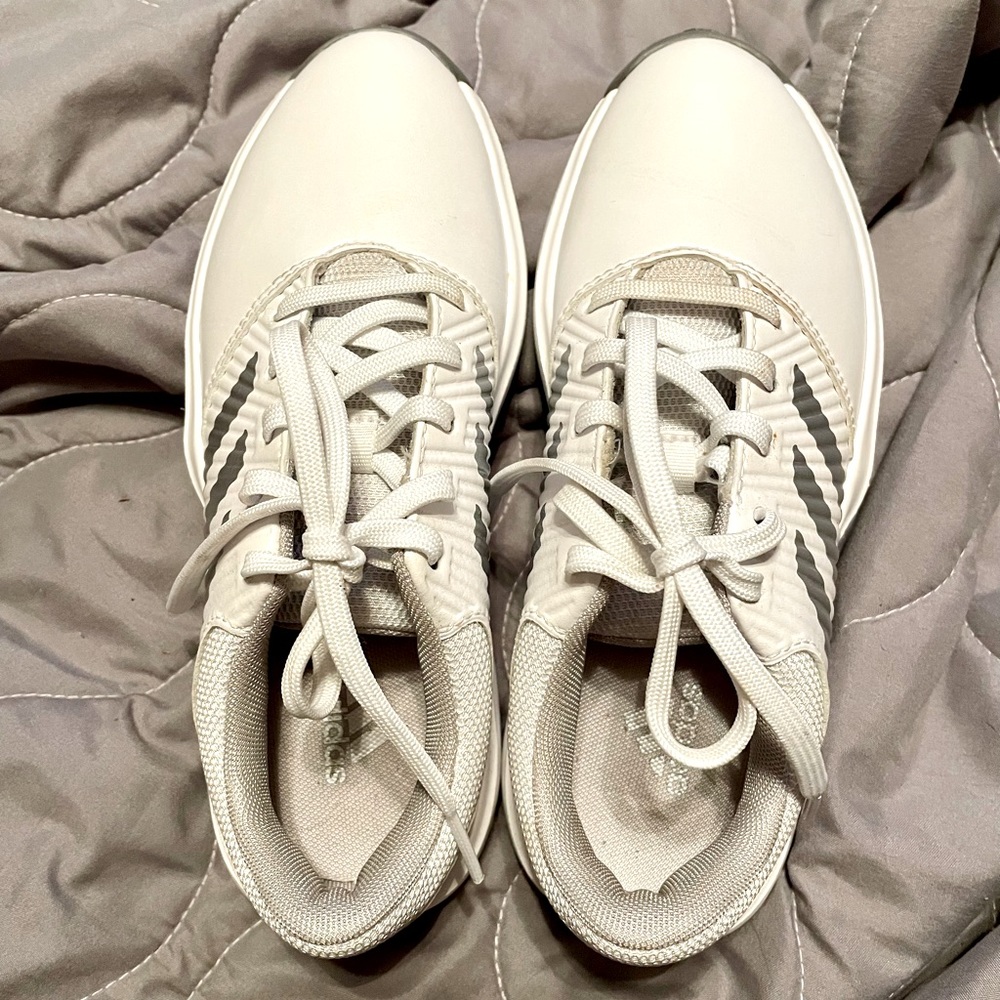 Like new girl’s Adidas size 2 Golf Shoes
